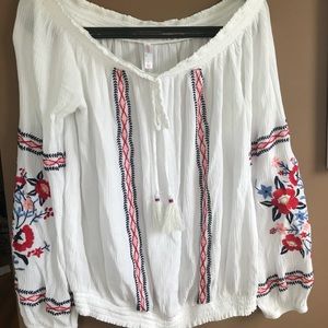 Xhilaration Off The Shoulder Flowly Floral Top